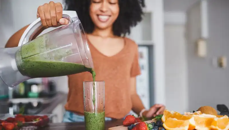 Smoothie ve Meyve Suyu Karşılaştırması: Hangisi Sağlığınız İçin Daha İyi?