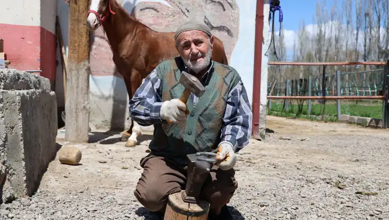 63 Yıldır Usta Ellerde Yaşayan Mesleğin Son Temsilcisi: 77 Yaşındaki Zanaatkar