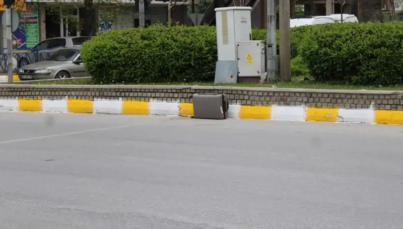 Minibüsten Düşen Valiz, Polisi Harekete Geçirdi: Olay Nasıl Gelişti?
