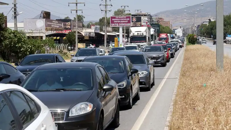 Aydın ve Muğla Arasında 60 Kilometrelik Araç Kuyruğu! Neden Tıkanıklık Yaşanıyor?