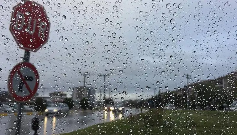 Meteoroloji'den 20 İle Uyarı: Sıcaklıklar Düşüyor, Şiddetli Sağanak Yağış Bekleniyor