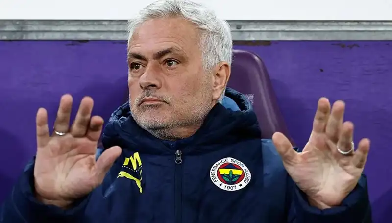 Beşiktaş'la Anlaşması Beklenen Yıldız, Mourinho'dan Olumsuz Cevap Aldı!