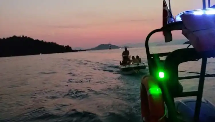 Fethiye Açıklarında Sürüklenen Tekneden Kurtarma Operasyonu: 4 Kişi Hayat Kurtarıldı