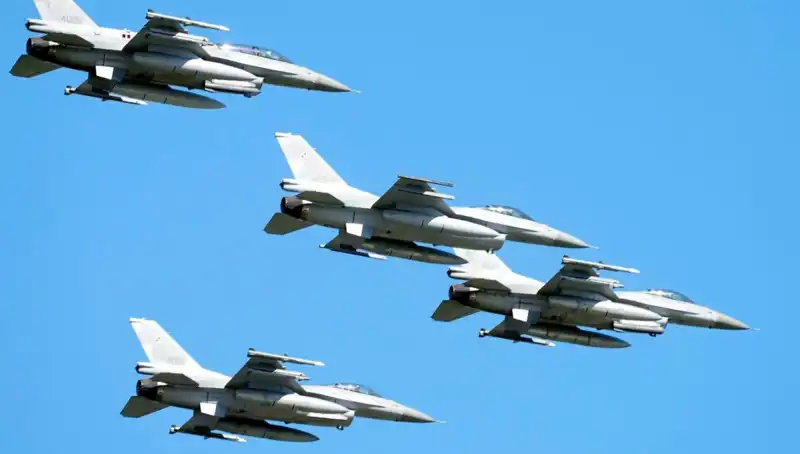 ABD'nin F-16 Planı: Ukraynalı Pilotlar için Aşklarının Bedeli 310 Milyon Dolar mı?