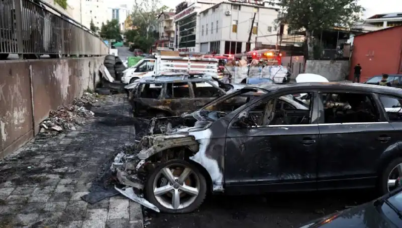 Sanayide Tamir Bekleyen Araçlar Alev Alev! Neler Oldu?
