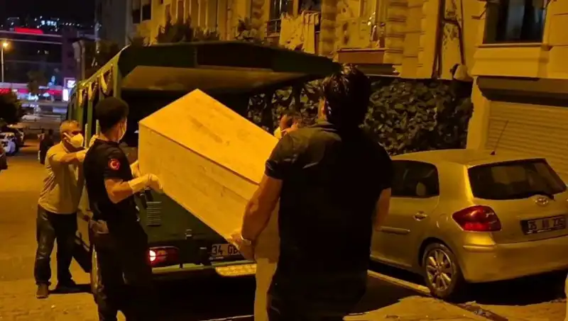 Esenyurt'ta Gizemli Ölüm: Kadın Cesedi Bulundu, Olay Yerinde Şok Gelişmeler