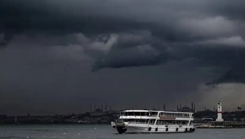 İstanbul ve Çevresinde Yoğun Sağanak Yağış Uyarısı: Hazırlığınızı Yapın!
