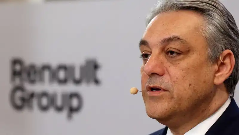 Renault'da Üst Düzey İstifa: Şirketin Geleceğini Etkileyecek Gelişmeler