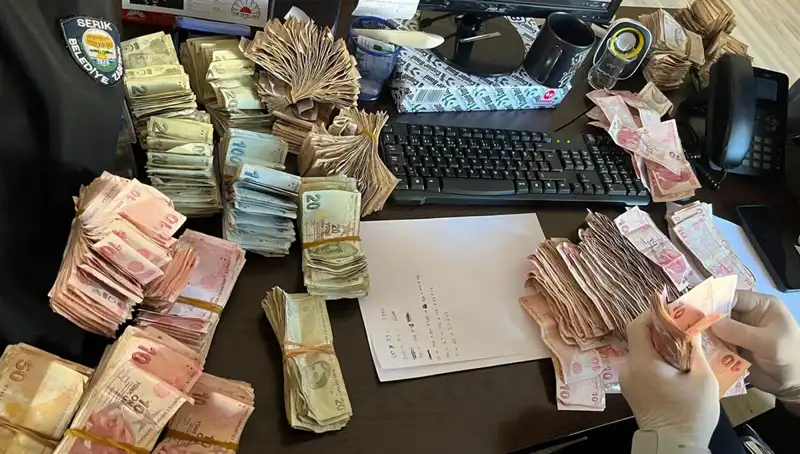 Dilencinin Üzerinden Çıkan Binlerce TL Olaya İnanılmaz Bir Renk Katıyor!