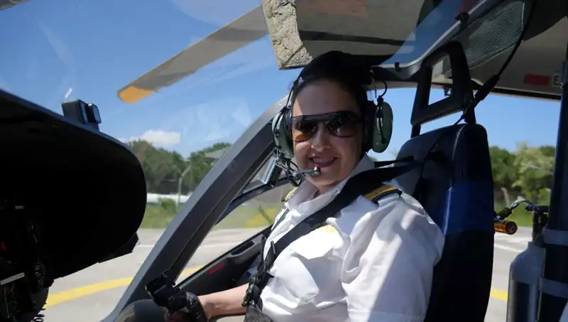 Türkiye'nin İlk ve Tek Kadın Ambulans Helikopter Pilotu: Hayalleri Gerçeğe Dönüştürüyor