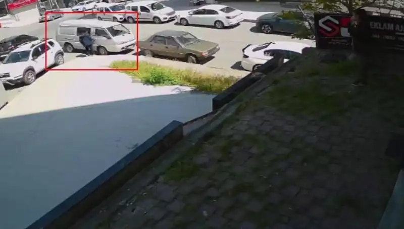 Aracını Çalmak İsteyen Hırsızı Suçüstü Yakaladı, Olayın Detayları Şaşırttı