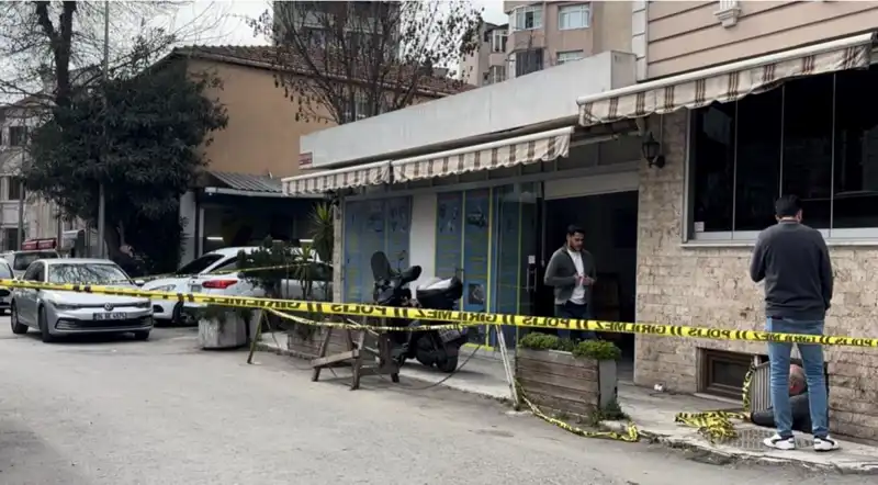 İstanbul'da Oto Tamircisi İş Yerinde Gizemli Ölüm: Neler Oldu?