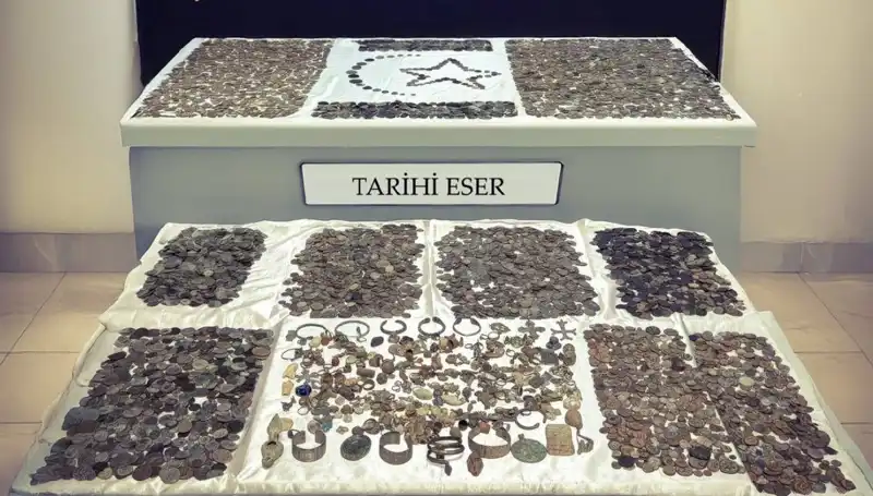 Türkiye Sınırında Dev Operasyon: 12 Bin 770 Tarihi Eser Ele Geçirildi