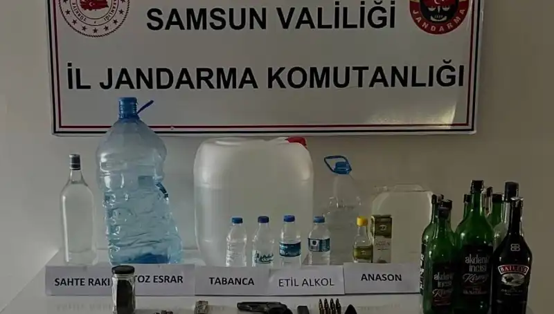 Samsun'da Sahte İçki Operasyonunda Litrelerce Kaçak Ürün Ele Geçirildi