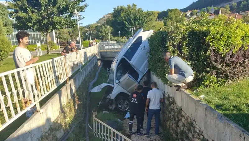 Muğla’da Direksiyon Kırdı, Feci Kaza: Olayın Ayrıntıları Ortaya Çıktı