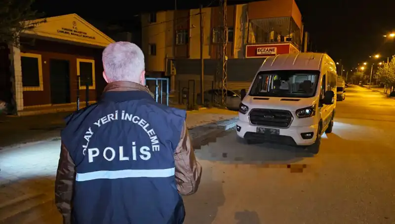 Kebapçıda Dehşet Anları: Arkadaşını Boynundan Bıçakladı!