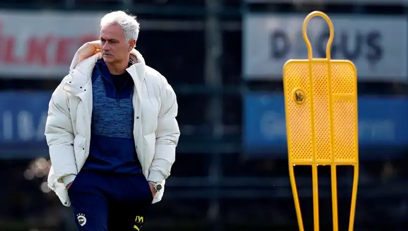 Mourinho'nun Bir Numarası: Futbol Dünyasını Sarsan Strateji!