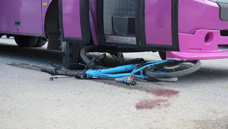 Bisiklet Sürerken Yaşanan Trajik Olay, Şehirde Şok Etkisi Yarattı