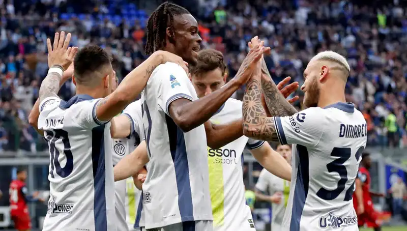 Serie A'da Şampiyon Belirleyici An: Puanlar Eşitlendi!