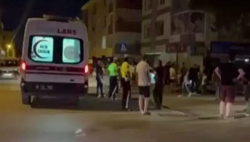 Alkollü Sürücü, Tartıştığı Yayaları Kamyonetiyle Ezerek Kaçtı!