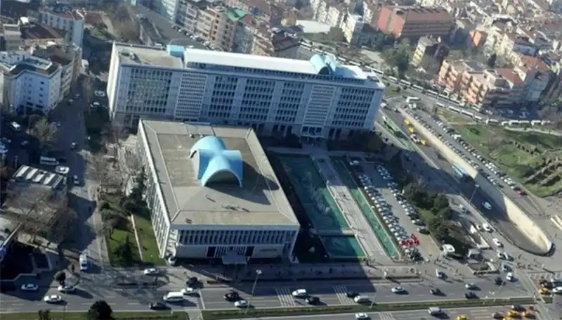 İBB Soruşturmasında Şaşırtan Gelişme: Enderun WhatsApp Grubundaki İletişimler İnceleniyor