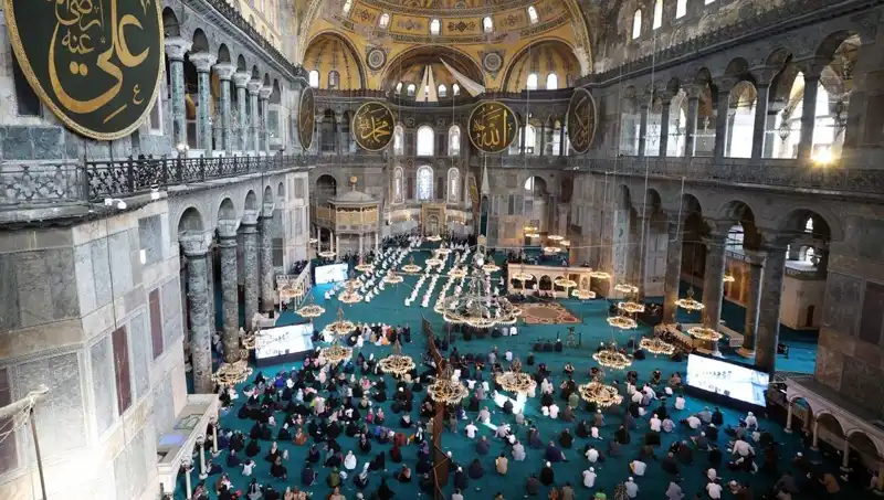 Ayasofya'nın Kapısını Kıran Sanığa Hertürlü Şok Ceza Verildi!