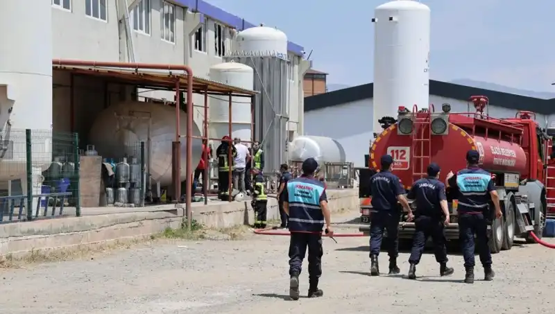 Elazığ'da Gaz Dolum Tesisinde Meydana Gelen Patlama Bütün Şehri Sarsıyor!