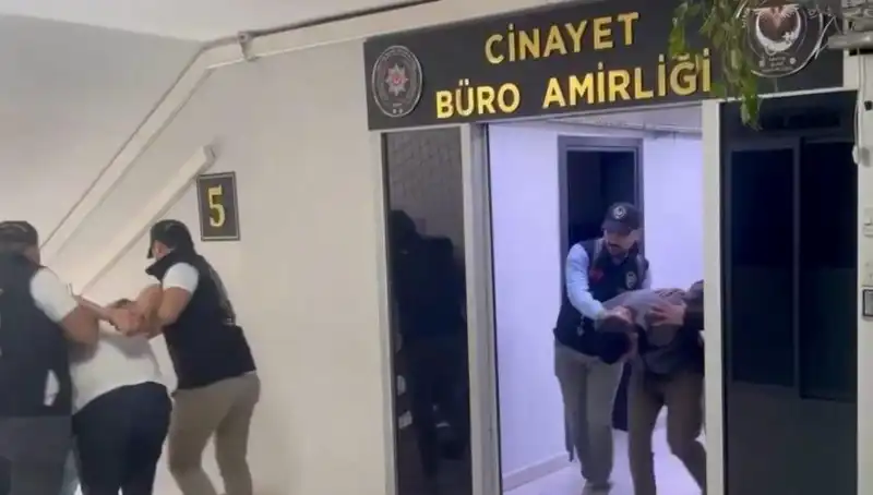 Silahlı Saldırı Sonrası Suç Örgütüne Darbe: 9 Kişi Tutuklandı