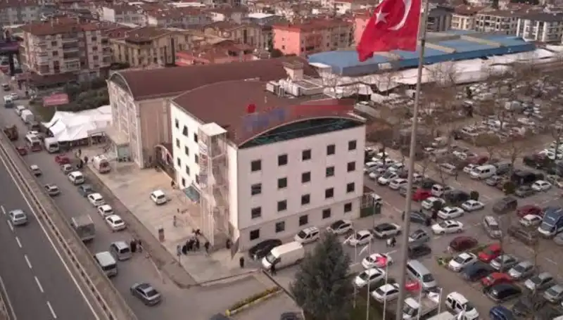 Özel Hastaneye Deprem Mührü: Perde Betonları Kesilmiş İddiası Ortaya Çıktı!