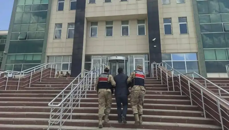 Hapis Cezasıyla Aranan Şahıs Saklandığı Yerde Ele Geçirildi