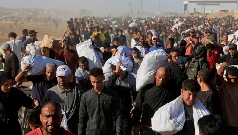 İsrail Ordusu’ndan Han Yunus’a Saldırı: 15 Kilometrelik Kuşatma Koridoru Açıldı