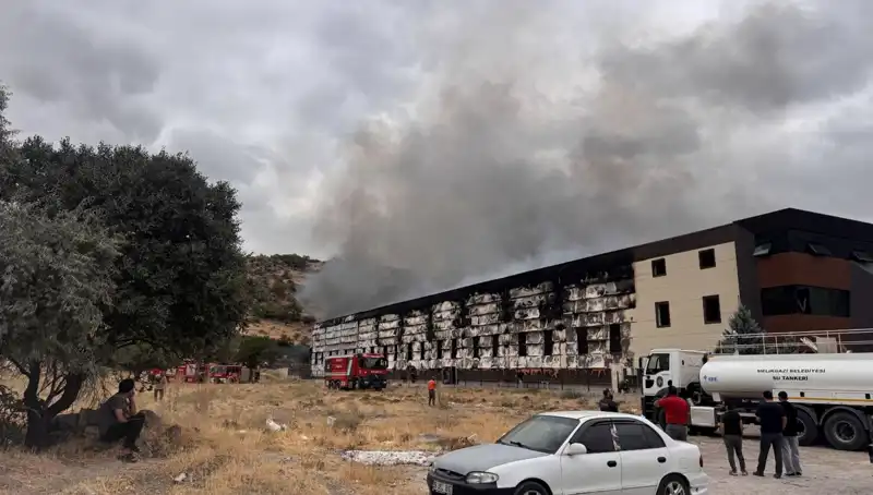 Kayseri'deki Mobilya Fabrikasında Korkutan Yangın: Olayın Ayrıntıları!