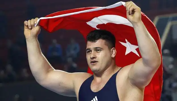 Milli Güreşçi Rıza Kayaalp’e Şok Men Cezası: Spor Dünyasında Çalkantılar Başladı