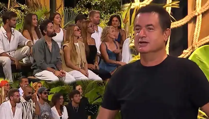 Survivor'ın Birleşme Partisinde Şarkı Yarışması: Takımlar Yarıştı Ve Heyecan Dorukta!