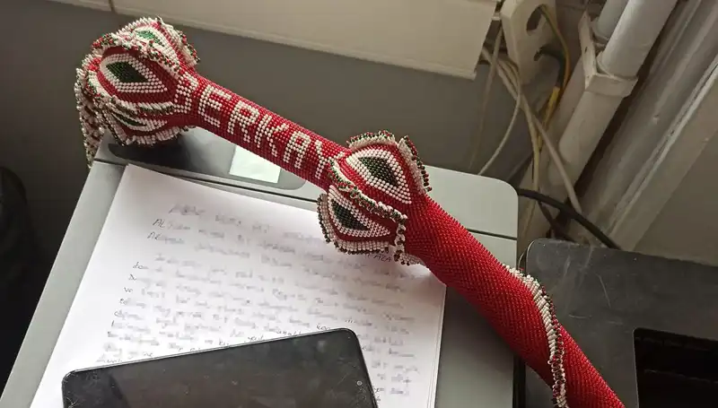 Kırbaçlı Saldırganlardan Kaçarken Ölümü Göze Alan Adamın İnanılmaz Hikayesi