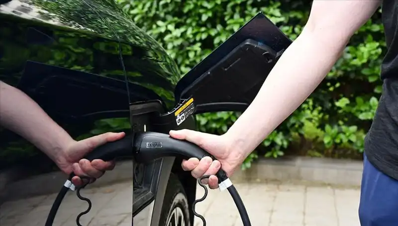 ABD'nin Gümrük Vergilerine Karşı İngiltere'den Elektrikli Araç Sektörüne Destek Hamlesi