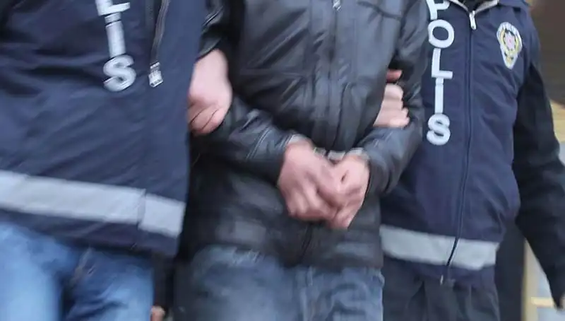 Konya'da Yüzlerce Kişiyi Dolandıran Çetenin Çöküşü: 13 Tutuklama