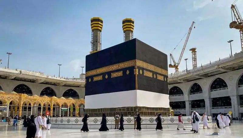 2026 Hac Kayıtları Başladı: Kura Çekimi Tarihleri ve Ücretler