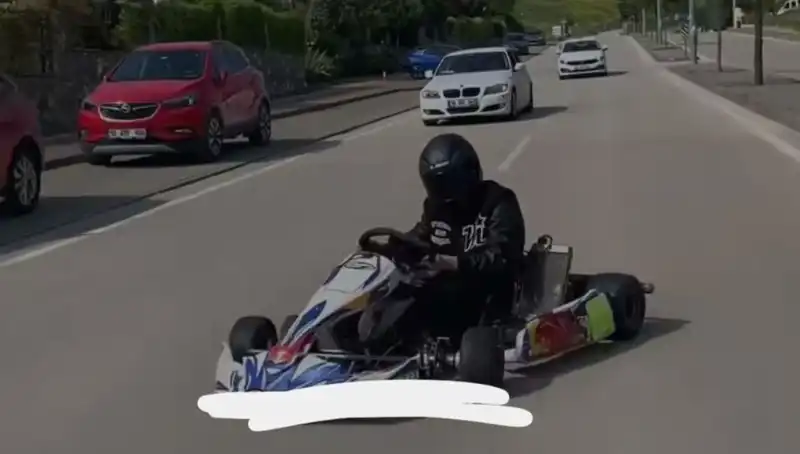 Go-Kart Sürücüsünün Tehlikeli Drift Oyunu, Yolları Büyüledi!