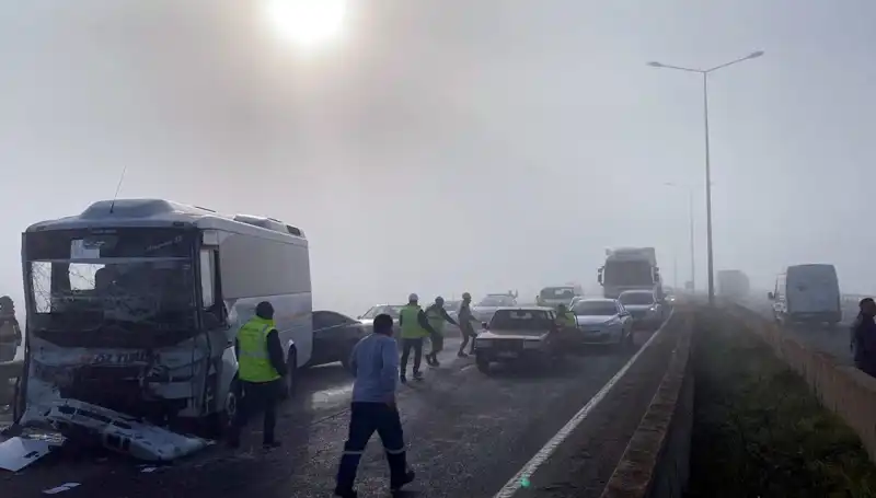Yoğun Sis, Trafikte Kaos: 7 Yaralının Getirdiği Korkunç Kaza