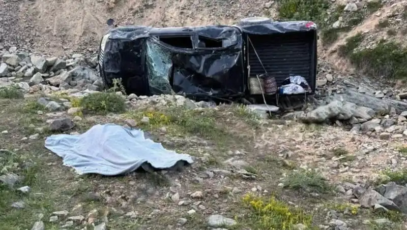 Gümüşhane'deki Feci Trafik Kazasında Bir Can Gitti, Beş Yaralı