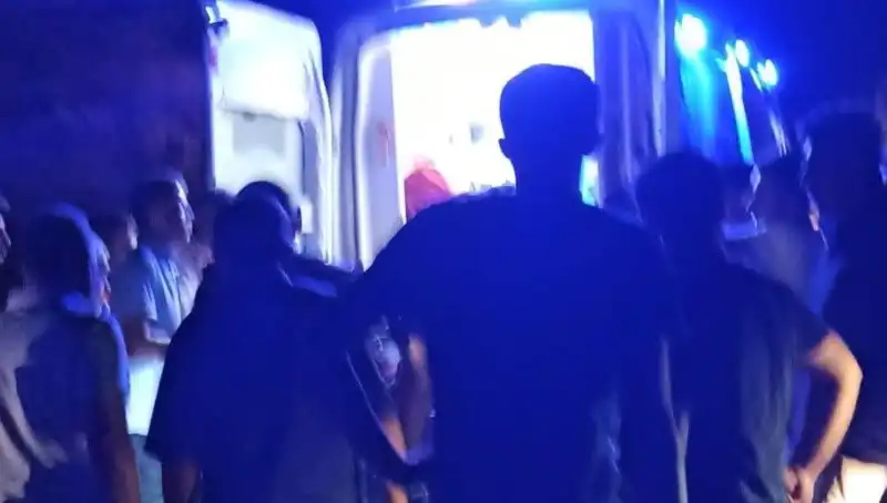 Otomobil Uçuruma Devrildi: Yaralı Sürücü Hastaneye Kaldırıldı