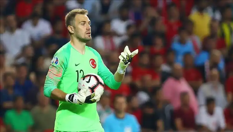 Gözler Mert Günok'un Açıklamasında: Futbolu Ne Zaman Bırakacak?