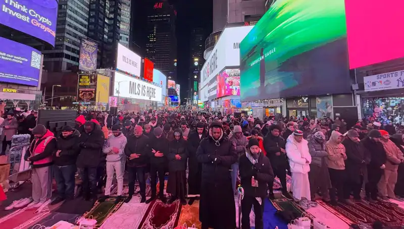New York Times Meydanı’nda Teravih Namazı: İnanılmaz Bir Birliktelik Deneyimi