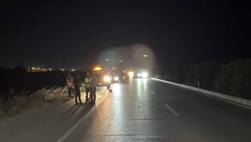 Adana'da Üç Araçlı Zincirleme Trafik Kazasında Korkutan Anlar